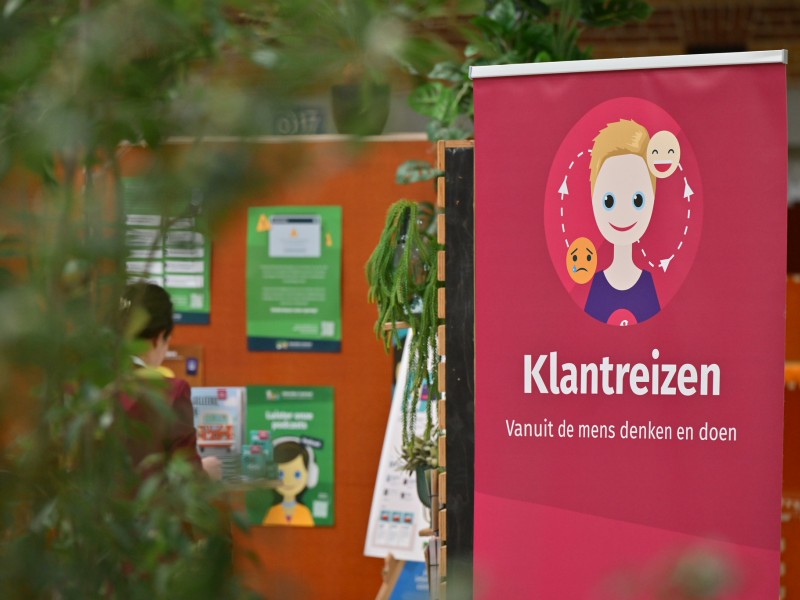 Klantreizen roll-up banner