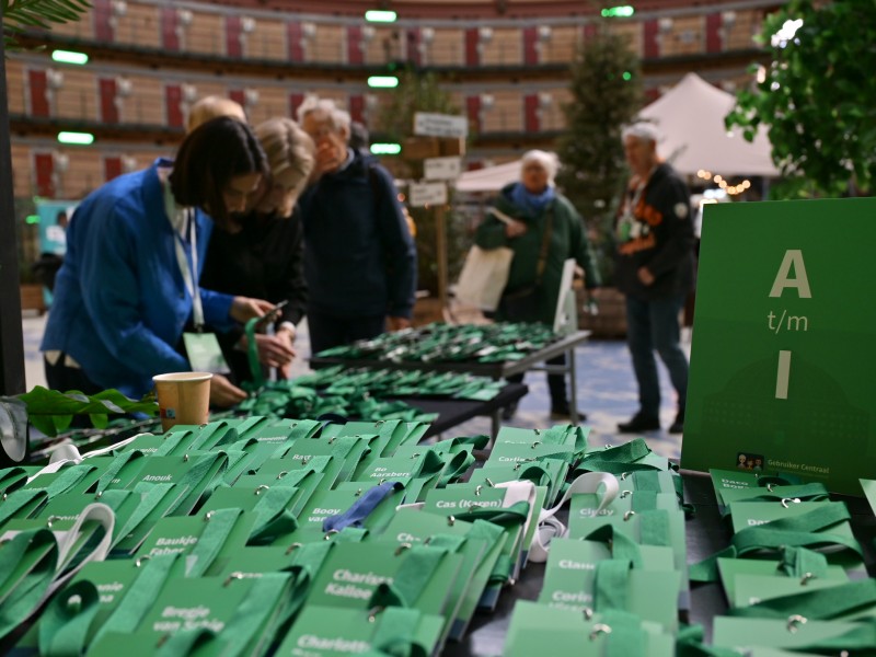Registratietafel met badges
